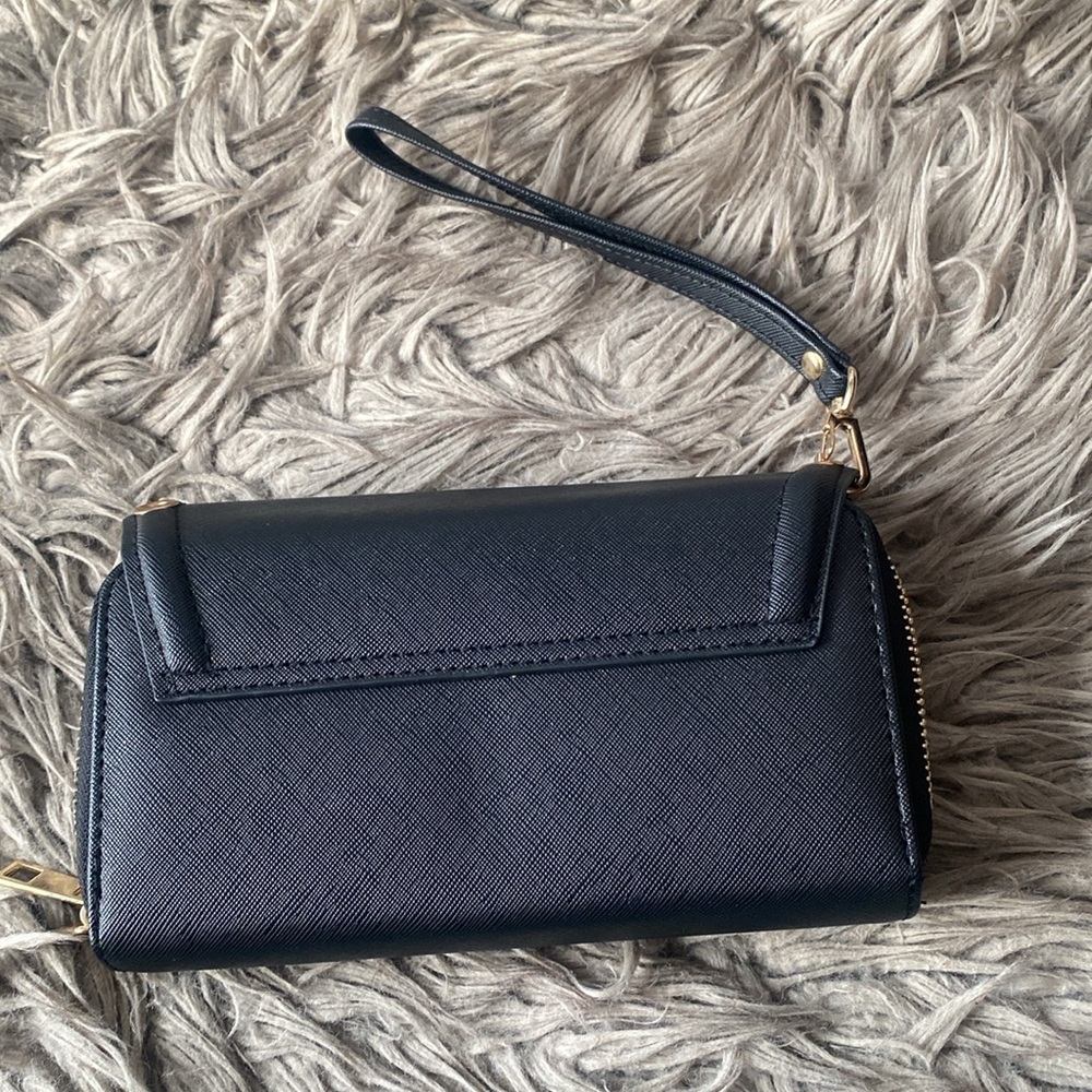 Black Twist Lock Wallet - Picture 7 of 7